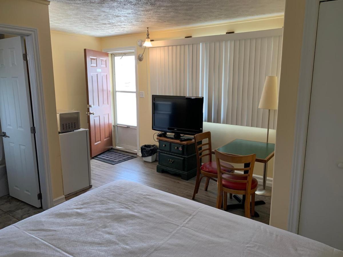 Sunparlor Motel Лемингтон Екстериор снимка