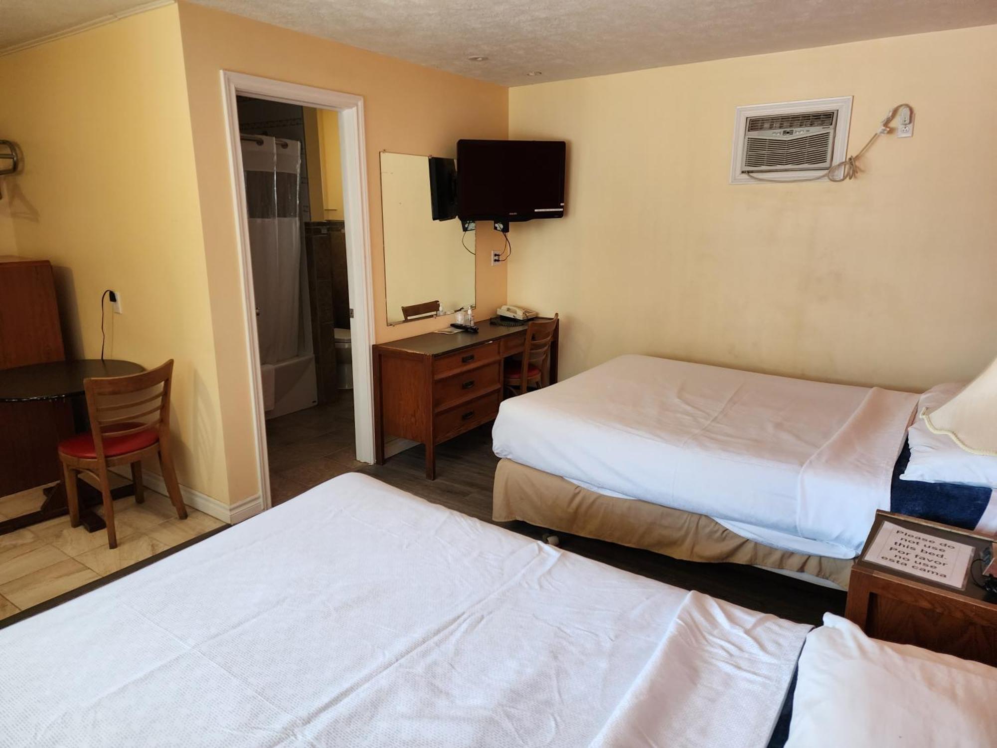 Sunparlor Motel Лемингтон Екстериор снимка