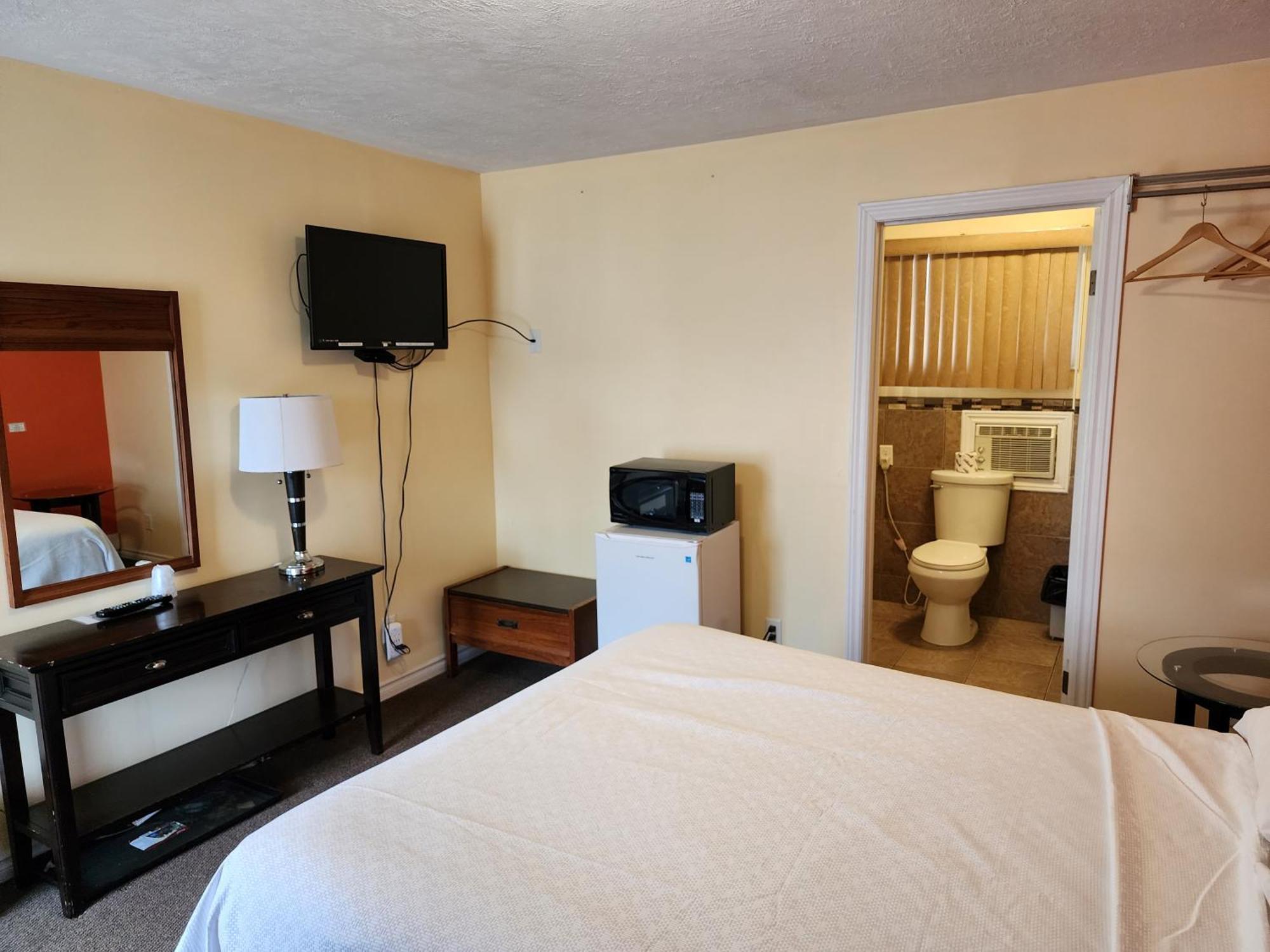 Sunparlor Motel Лемингтон Екстериор снимка