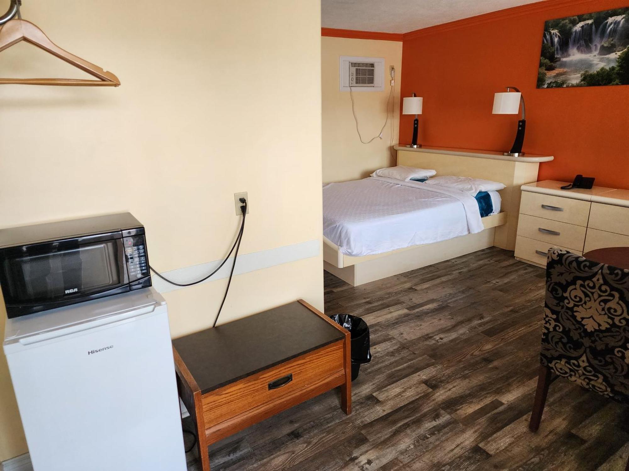 Sunparlor Motel Лемингтон Екстериор снимка
