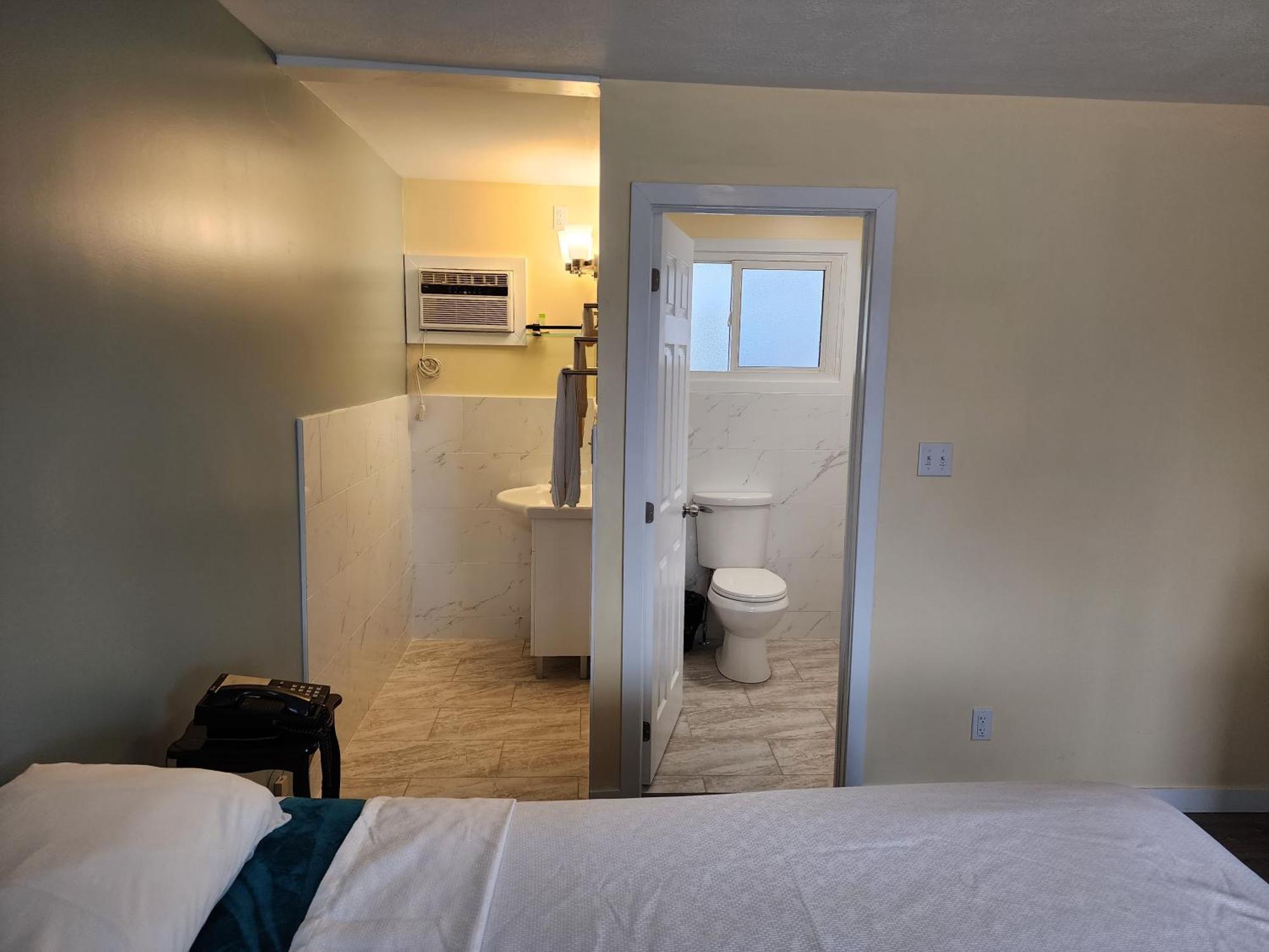Sunparlor Motel Лемингтон Екстериор снимка