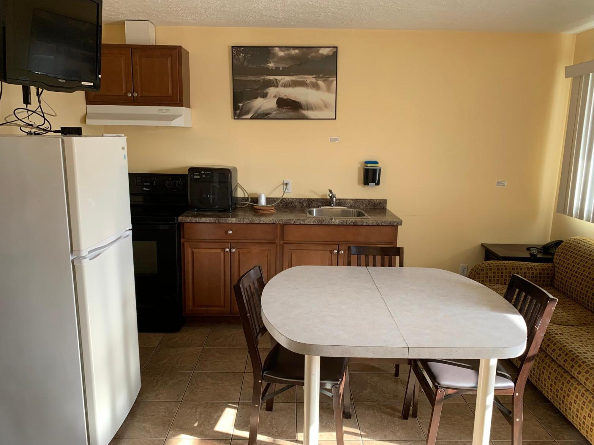 Sunparlor Motel Лемингтон Екстериор снимка