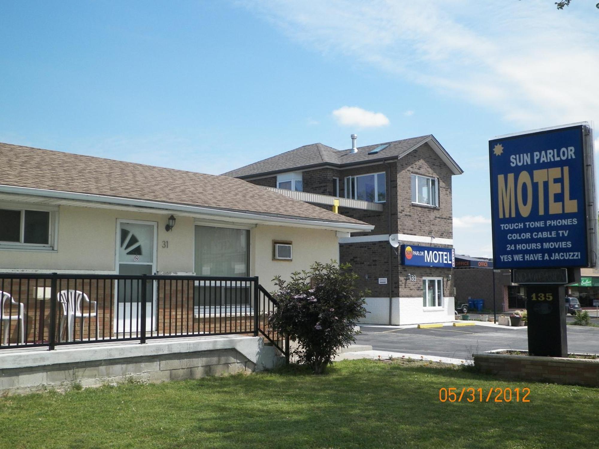 Sunparlor Motel Лемингтон Екстериор снимка